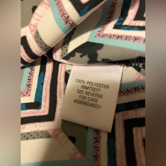 Candies flowy blouse - Picture 10 of 11